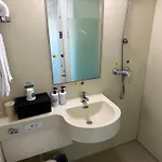 Yibai Hotel Shanghai Hongqiao Airport National Exhibition Center Branch