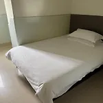 Yibai Hotel Shanghai Hongqiao Airport National Exhibition Center Branch